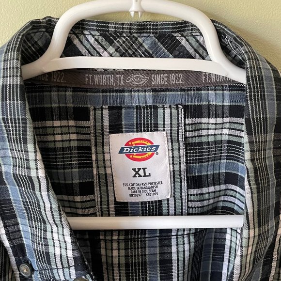 Men's Short-Sleeve, Button-Down, Plaid Shirt w/ Front Pocket (XL) - Picture 4 of 9